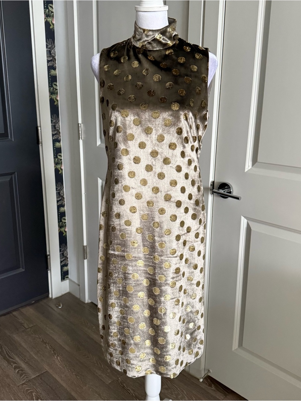 AKRIS Gray and Gold Silk Blend Velvet Polka Dot Sleeveless Shift Dress Size 6